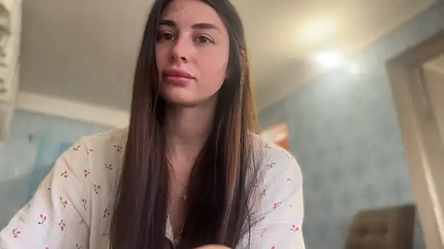 Snapshot of LiluMartiznir chatting on 05.15.26 LiluMartiznir online show from 05.15.26