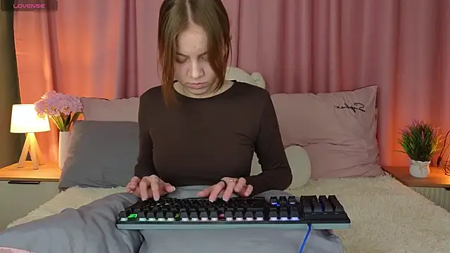 Snapshot of AliceYummy chatting on 02.18.26 AliceYummy online show from 02.18.26