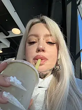 Snapshot of Chiibi chatting on 02.07.26 Chiibi online show from 02.07.26