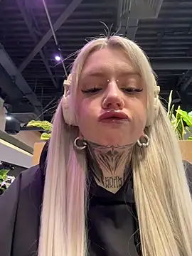 Snapshot of Chiibi chatting on 02.10.26 Chiibi online show from 02.10.26