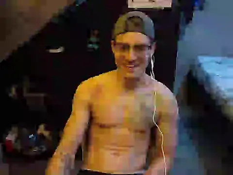 Snapshot of The-cashmaster chatting on 04.08.26 The-cashmaster online show from 04.08.26