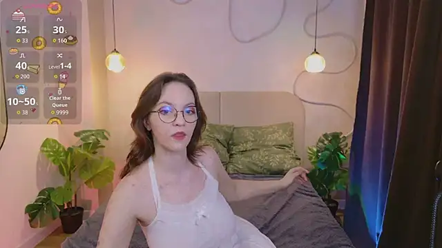 Crystal lovley online show from 03.05.26