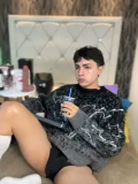 Samu Hott online show from 04.07.26