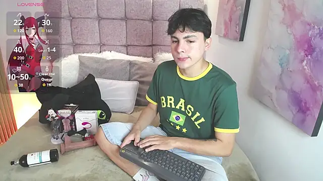 Snapshot of Samu_Hott chatting on 06.15.26 Samu Hott online show from 06.15.26