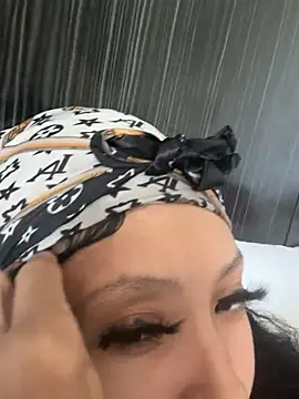 itzstarrbaby online show from 02.04.26