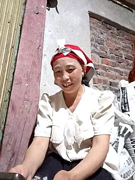 Snapshot of lena-cute chatting on 04.20.26 lena-cute online show from 04.20.26