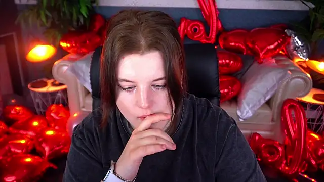 Snapshot of KristiFoxy chatting on 02.04.26 KristiFoxy online show from 02.04.26