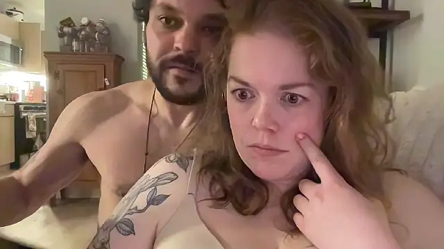 Snapshot of MusicCouple chatting on 02.14.26 MusicCouple online show from 02.14.26