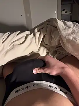 Snapshot of Robertocavall chatting on 02.22.26 Robertocavall online show from 02.22.26