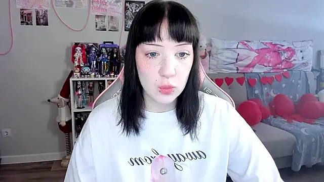 MollysLand online show from 02.19.26