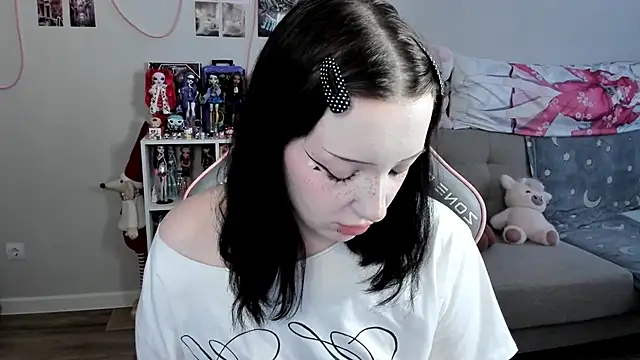 MollysLand online show from 03.30.26