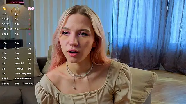 Snapshot of SimonaKaroly chatting on 02.22.26 SimonaKaroly online show from 02.22.26