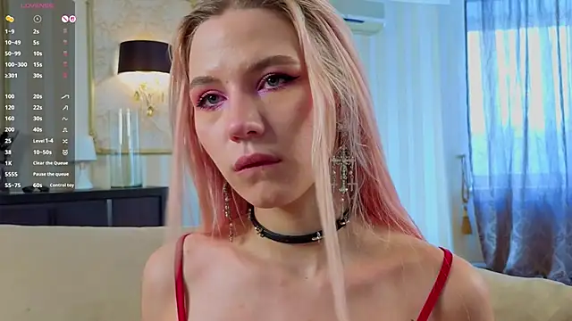 Snapshot of SimonaKaroly chatting on 02.23.26 SimonaKaroly online show from 02.23.26