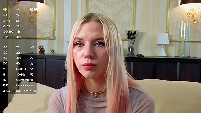 Snapshot of SimonaKaroly chatting on 02.26.26 SimonaKaroly online show from 02.26.26