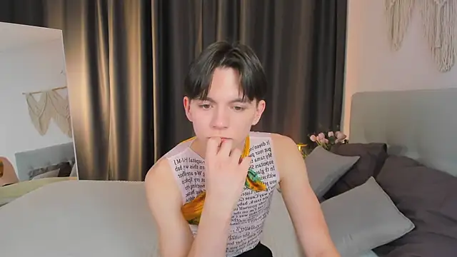 Snapshot of Ian_Harrickton chatting on 03.01.26 Ian Harrickton online show from 03.01.26