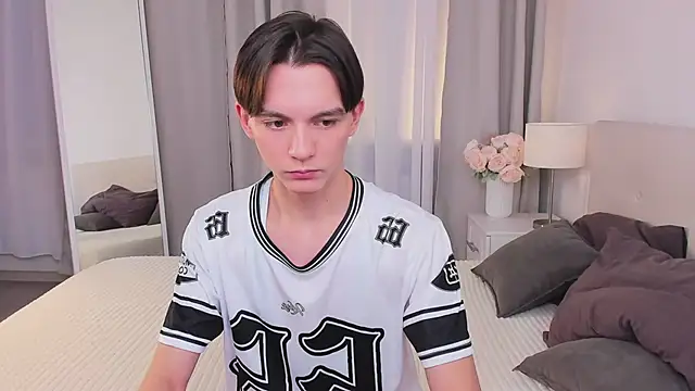 Snapshot of Ian_Harrickton chatting on 03.02.26 Ian Harrickton online show from 03.02.26