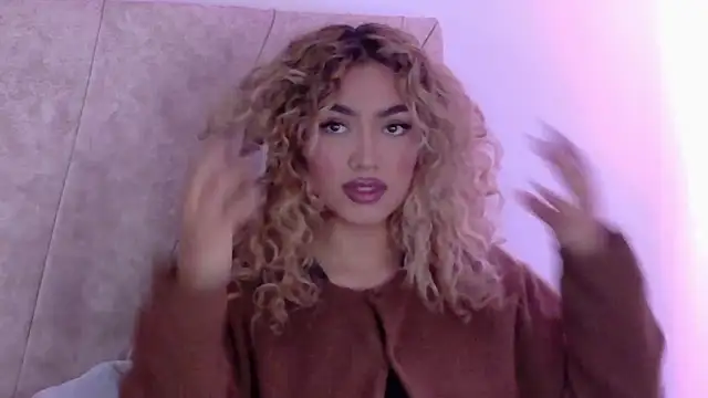 Snapshot of Maddy_Beluci chatting on 06.26.26 Maddy Beluci online show from 06.26.26