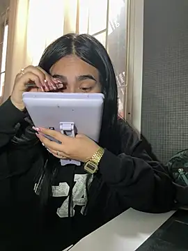 Snapshot of Sara_Fernandez_ chatting on 02.20.26 Sara Fernandez online show from 02.20.26