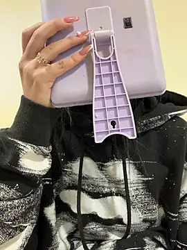 Snapshot of Sara_Fernandez_ chatting on 02.26.26 Sara Fernandez online show from 02.26.26