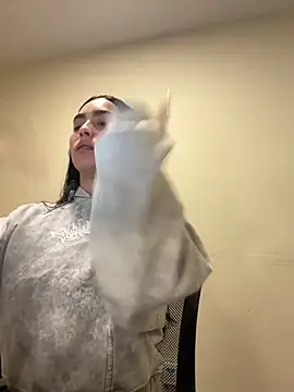 Sara Fernandez  online show from 03.31.26