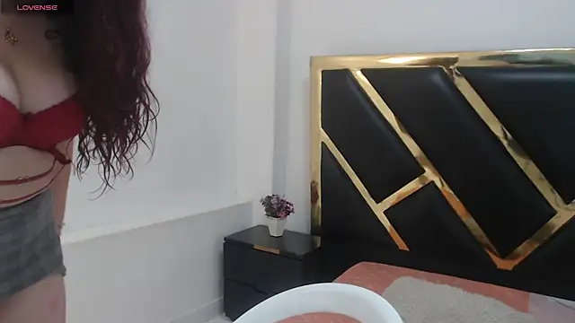 Snapshot of CarolRousee chatting on 02.06.26 CarolRousee online show from 02.06.26