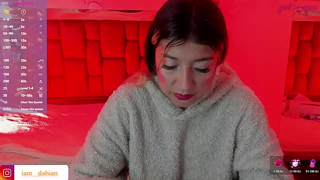 Snapshot of Dahiana_Dmour_ chatting on 06.22.26 Dahiana Dmour online show from 06.22.26