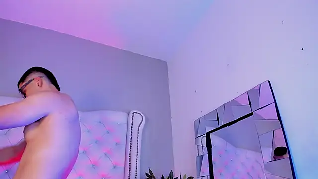 Snapshot of valenssio_moretti chatting on 02.24.26 valenssio moretti online show from 02.24.26