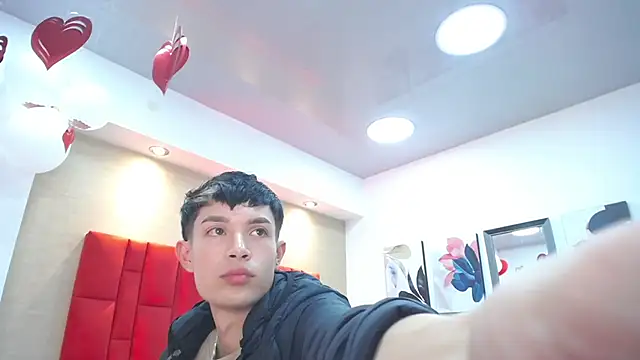 Snapshot of Skinny_Office chatting on 03.03.26 Skinny Office online show from 03.03.26