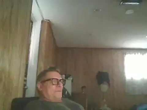 Snapshot of melvinsnow chatting on 02.25.25 melvinsnow online show from 02.25.25