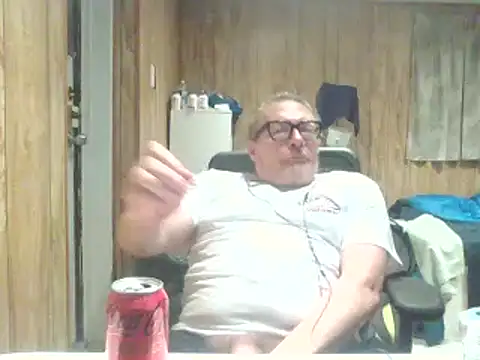 Snapshot of melvinsnow chatting on 03.10.25 melvinsnow online show from 03.10.25