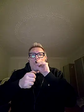 Snapshot of melvinsnow chatting on 02.27.26 melvinsnow online show from 02.27.26