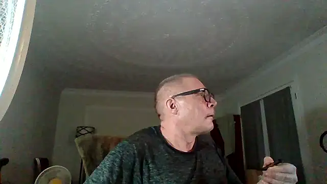 Snapshot of melvinsnow chatting on 05.17.26 melvinsnow online show from 05.17.26