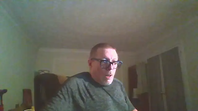 Snapshot of melvinsnow chatting on 05.29.26 melvinsnow online show from 05.29.26