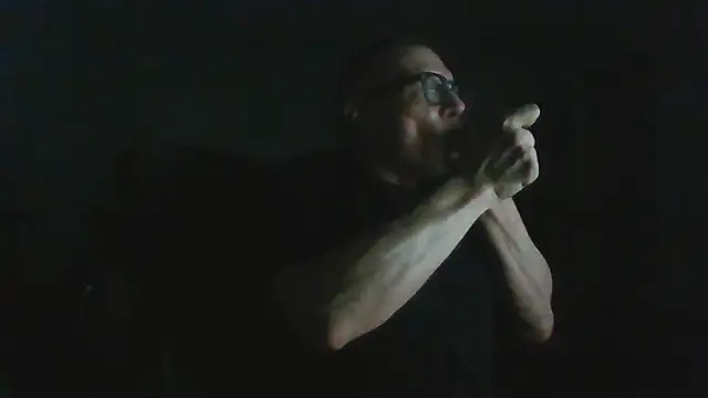 Snapshot of melvinsnow chatting on 05.30.26 melvinsnow online show from 05.30.26