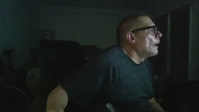 Snapshot of melvinsnow chatting on 05.31.26 melvinsnow online show from 05.31.26