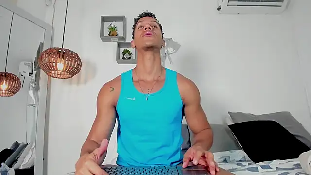 Snapshot of Royland_Vega chatting on 02.05.26 Royland Vega online show from 02.05.26