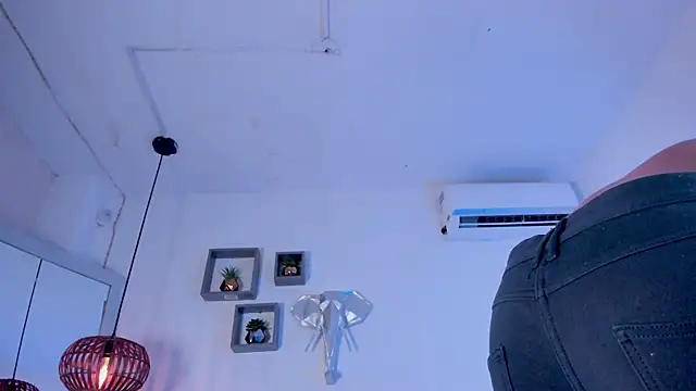 Snapshot of Royland_Vega chatting on 02.18.26 Royland Vega online show from 02.18.26