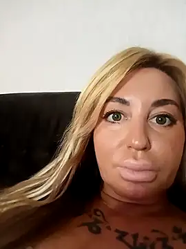 MiaMooly online show from 10.19.25