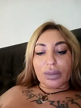 MiaMooly online show from 11.13.25