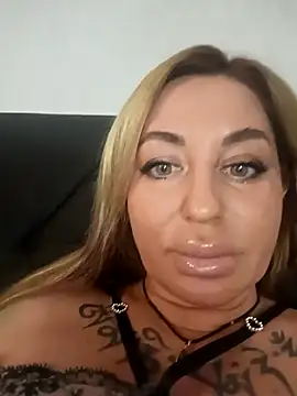 MiaMooly online show from 12.03.25