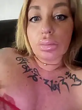 MiaMooly online show from 04.12.26