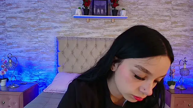 Elizabeth Ferrer online show from 04.01.26