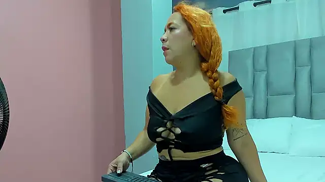 Snapshot of -Serena_ chatting on 04.13.26 -Serena online show from 04.13.26