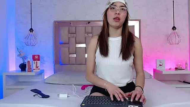 Snapshot of ChloeSteele chatting on 02.15.26 ChloeSteele online show from 02.15.26