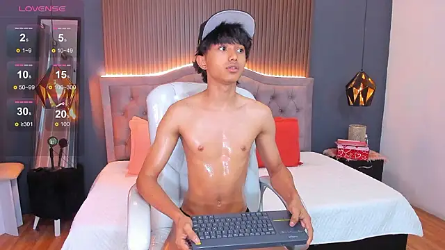 Snapshot of Noa_03 chatting on 03.15.26 Noa 03 online show from 03.15.26