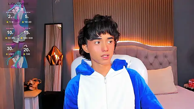 Snapshot of Noa_03 chatting on 03.23.26 Noa 03 online show from 03.23.26