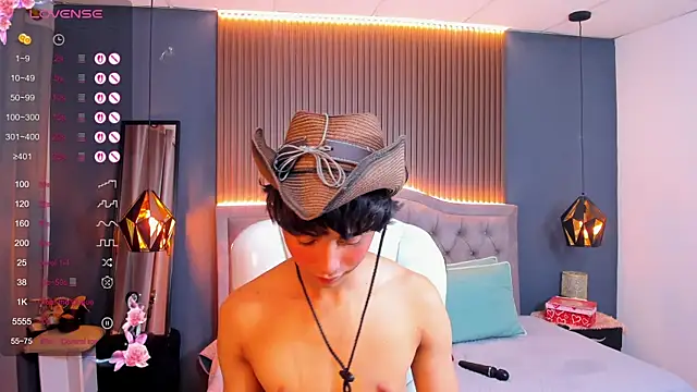 Snapshot of Noa_03 chatting on 04.01.26 Noa 03 online show from 04.01.26