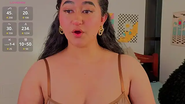 Snapshot of hipatia1moretime chatting on 04.22.26 hipatia1moretime online show from 04.22.26