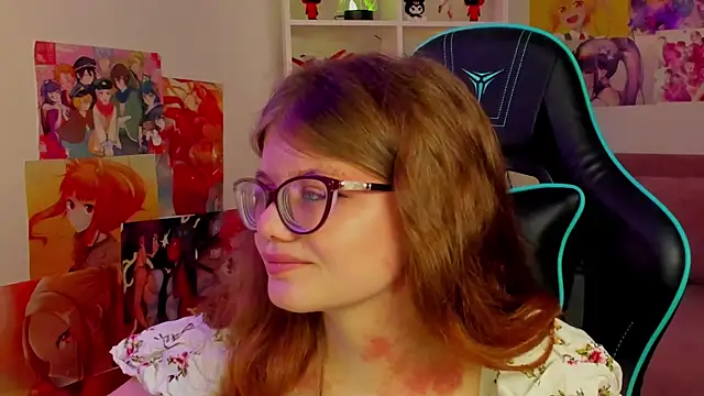 ChloeHalses online show from 04.17.26