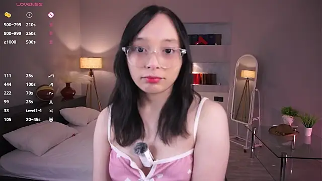 Snapshot of HannaHayles chatting on 02.05.26 HannaHayles online show from 02.05.26